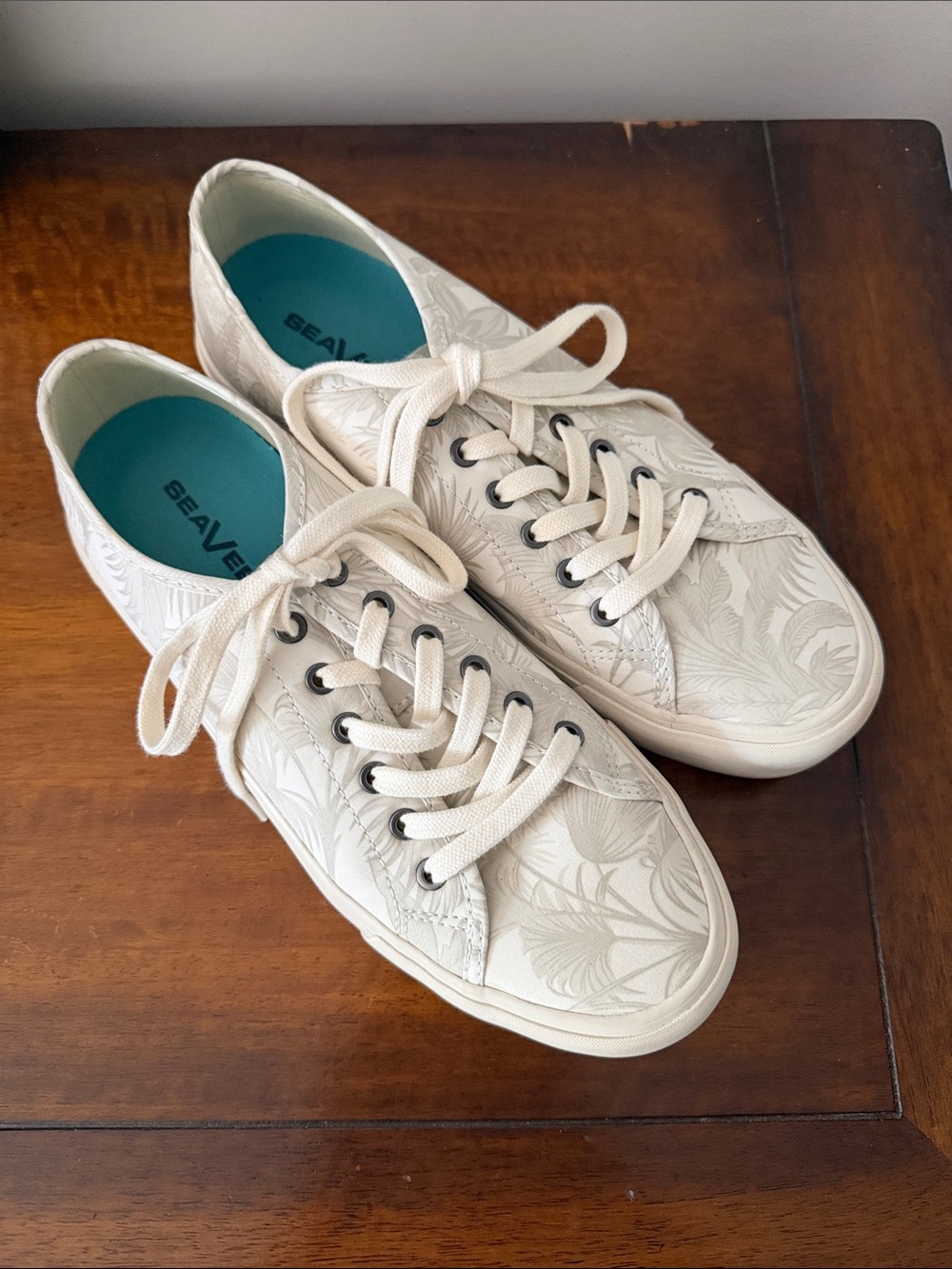 SeaVees Women’s Natural Canvas Low-Top Sneakers